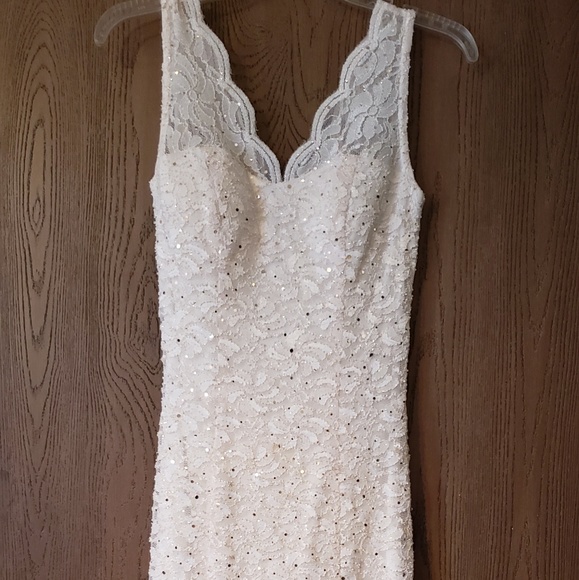 Dresses & Skirts - Gold shimmering dress